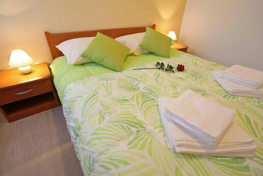 Apartments Villa Mareta Sukošan