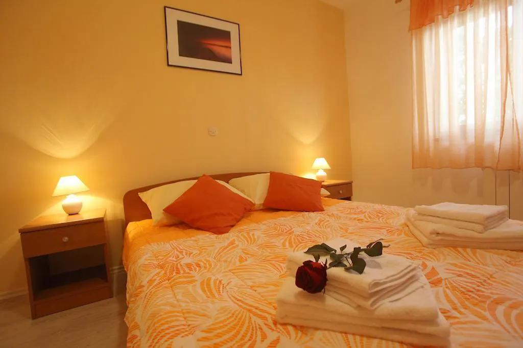 Apartments Villa Mareta Sukošan