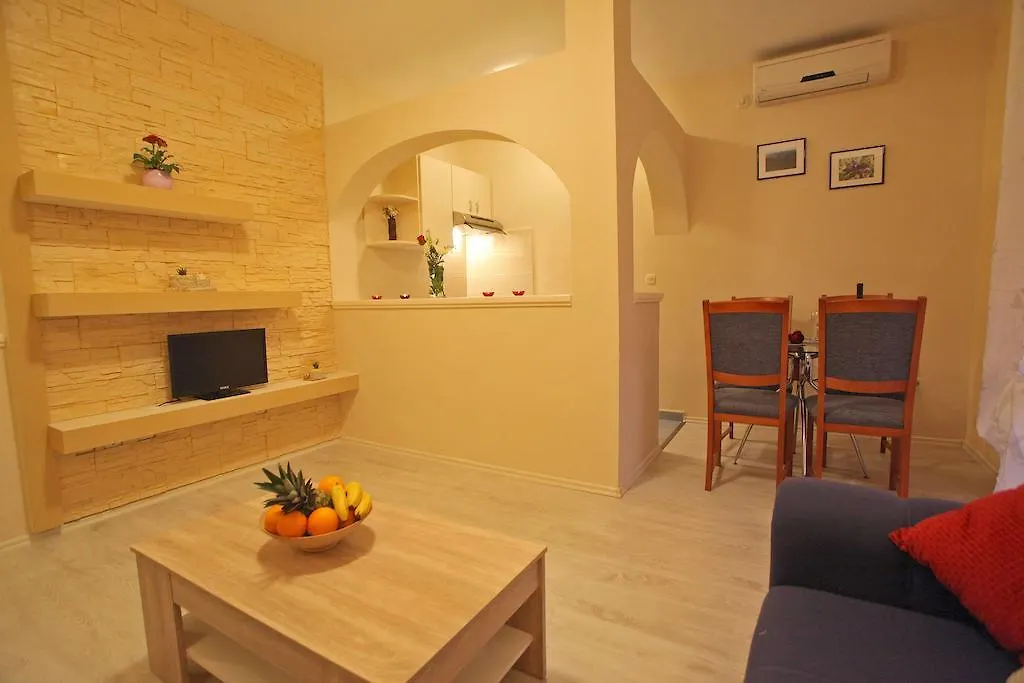 Apartments Villa Mareta Sukošan