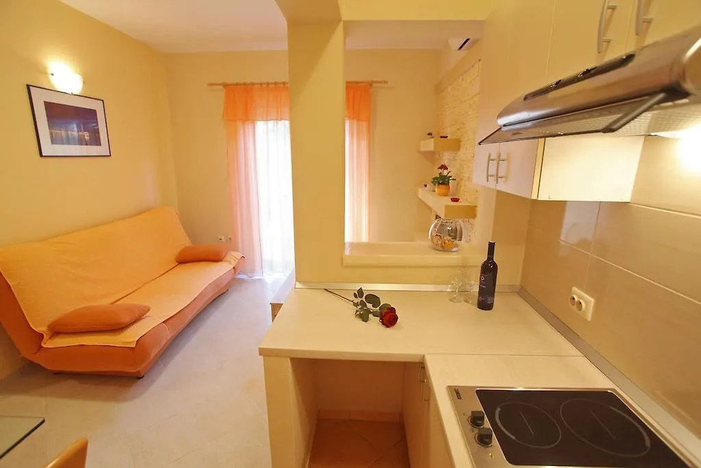 Apartments Villa Mareta Sukošan