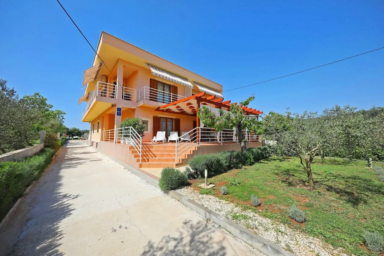 Apartments Villa Mareta Sukošan 0*,  Kroatien