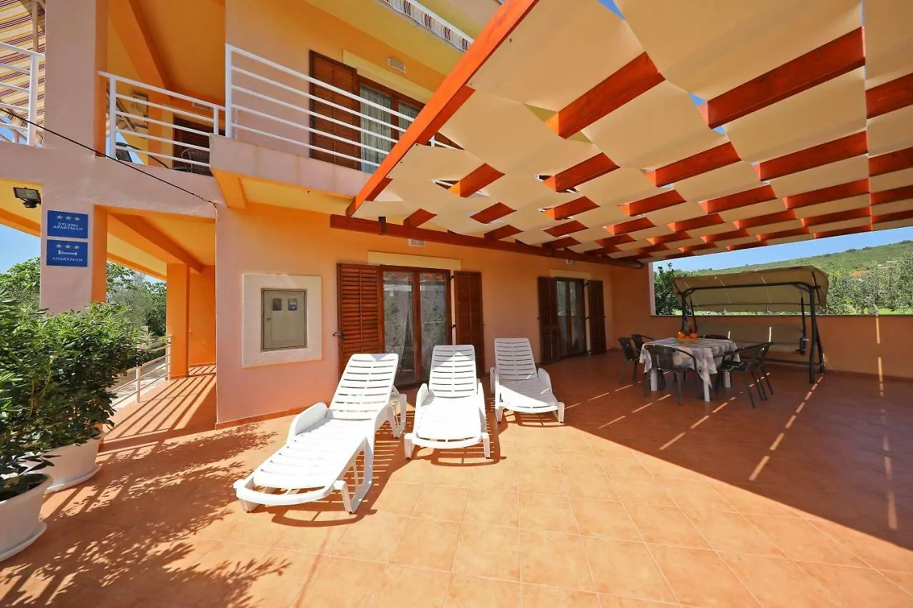 Apartments Villa Mareta Sukošan Kroatien