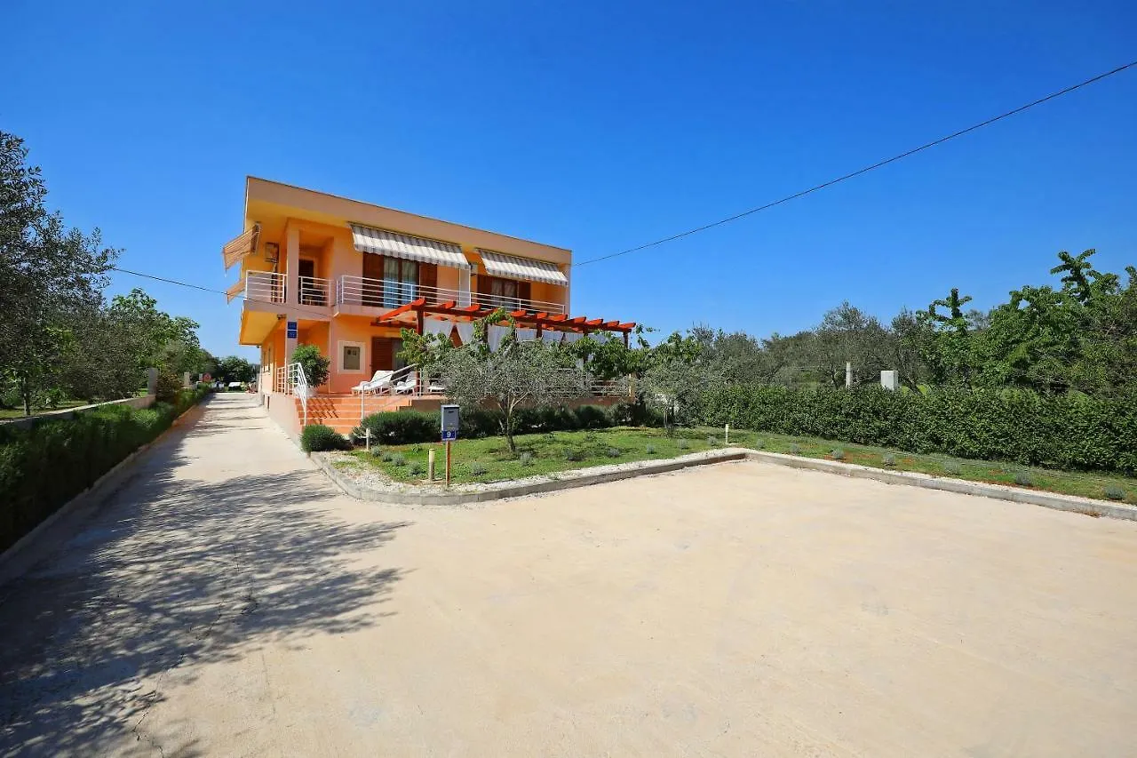 Apartments Villa Mareta Sukošan