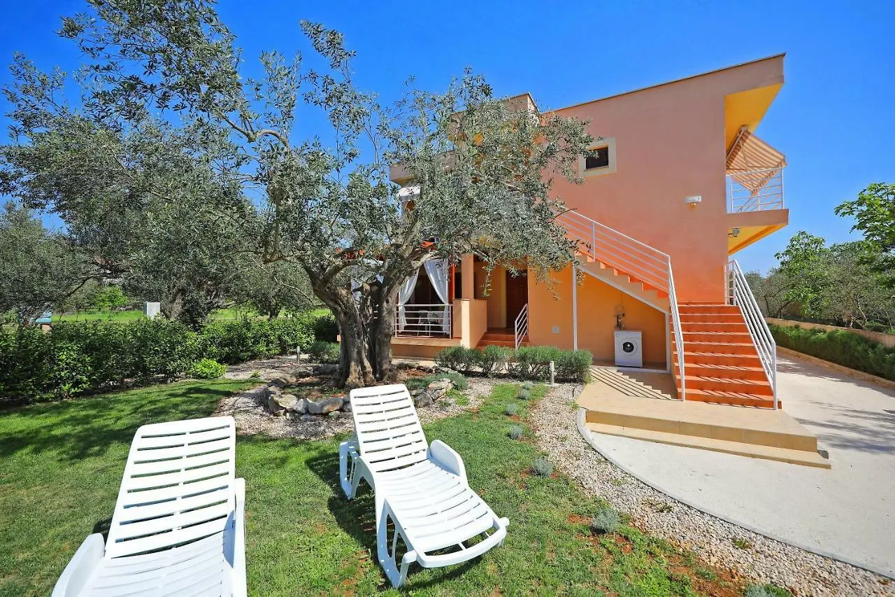 Apartments Villa Mareta Sukošan