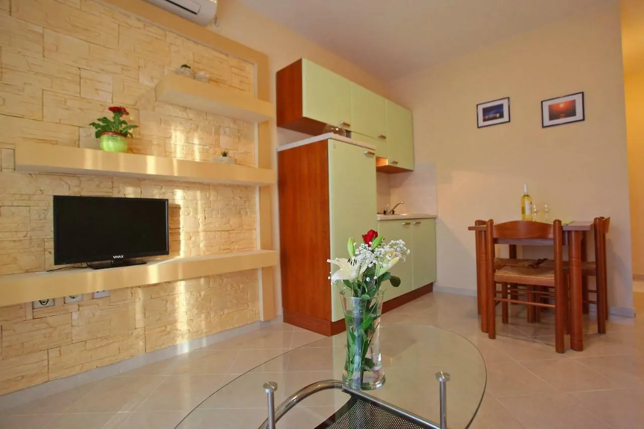 Apartments Villa Mareta Sukošan