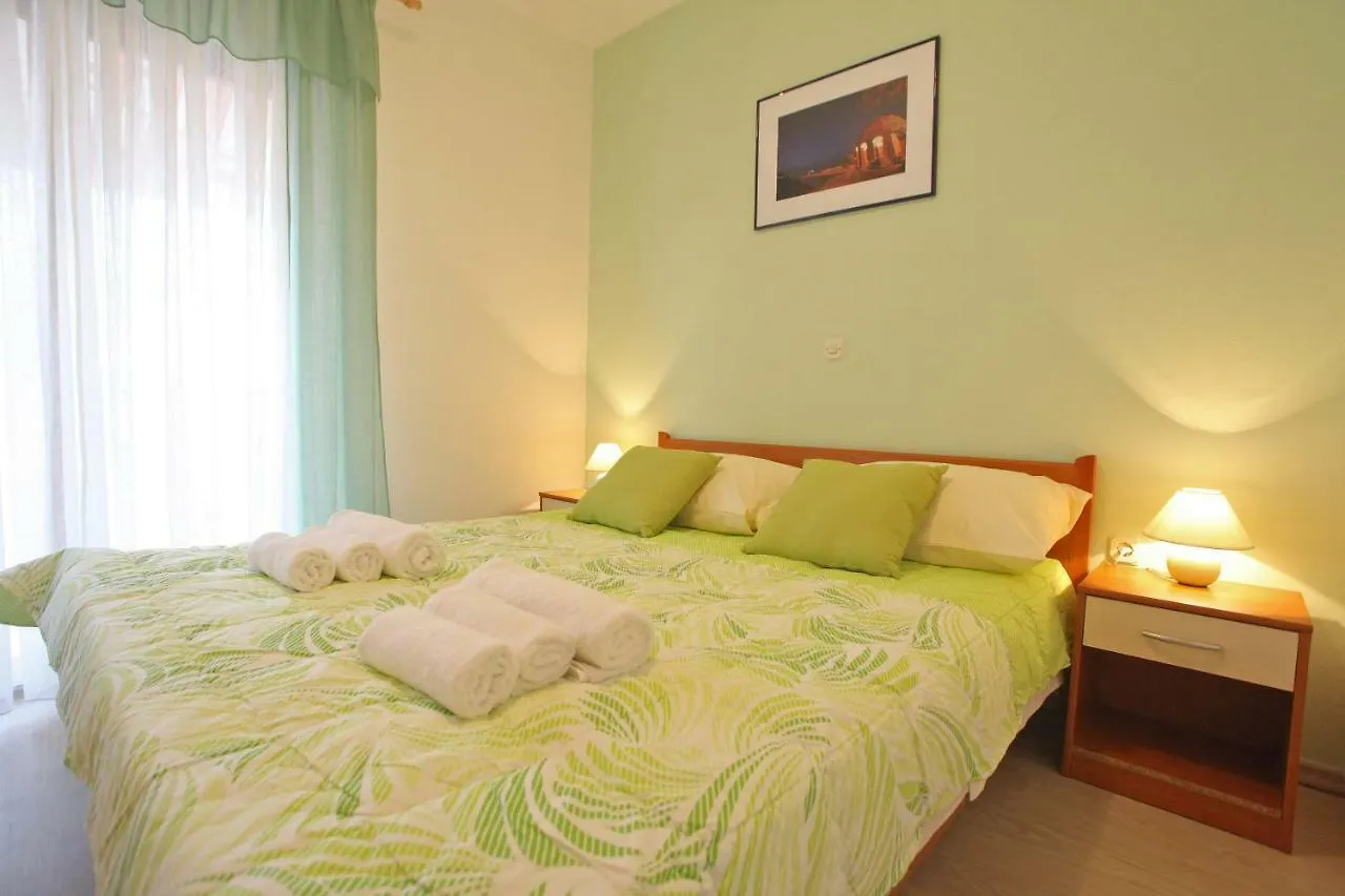 Apartments Villa Mareta Sukošan