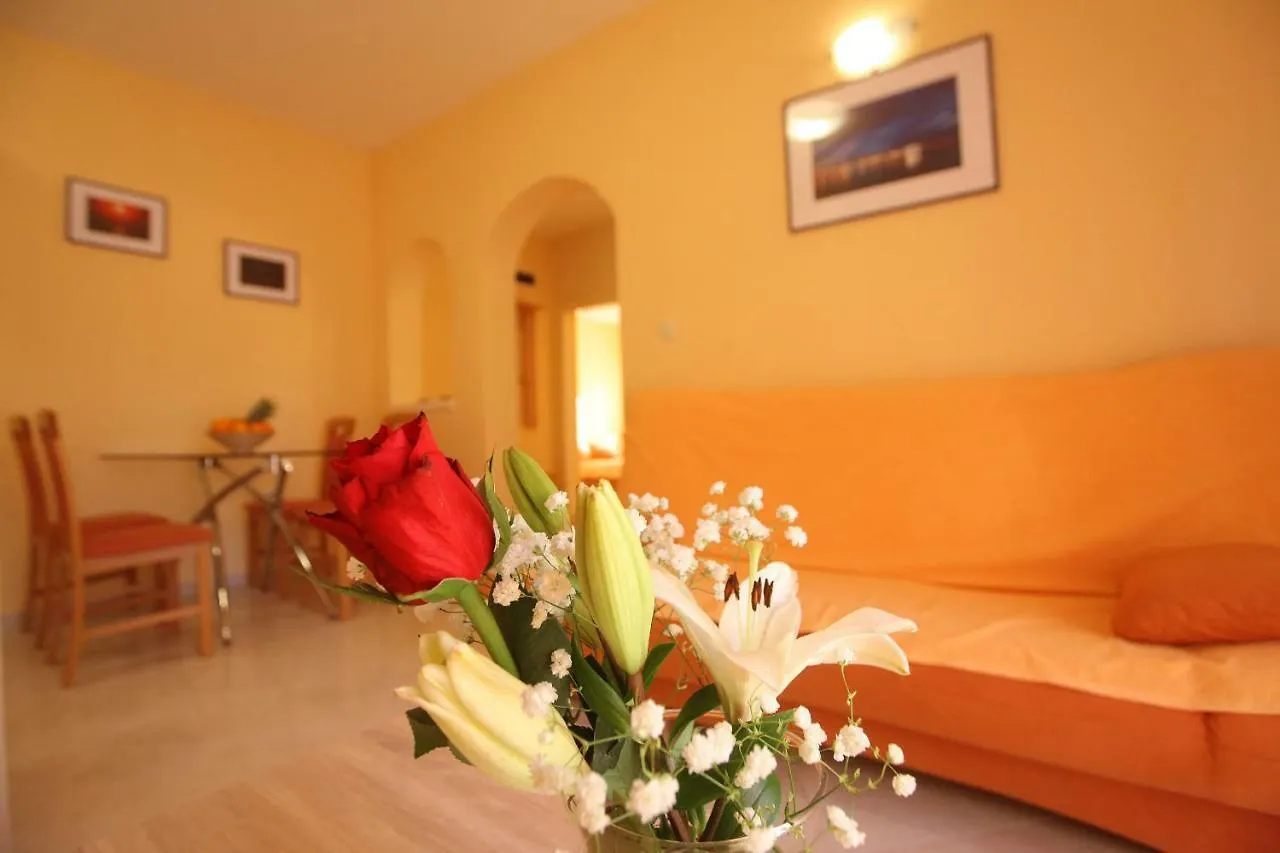 Apartments Villa Mareta Sukošan